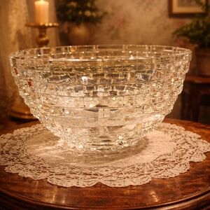 Mikasa Clear Textured Glass Bowl